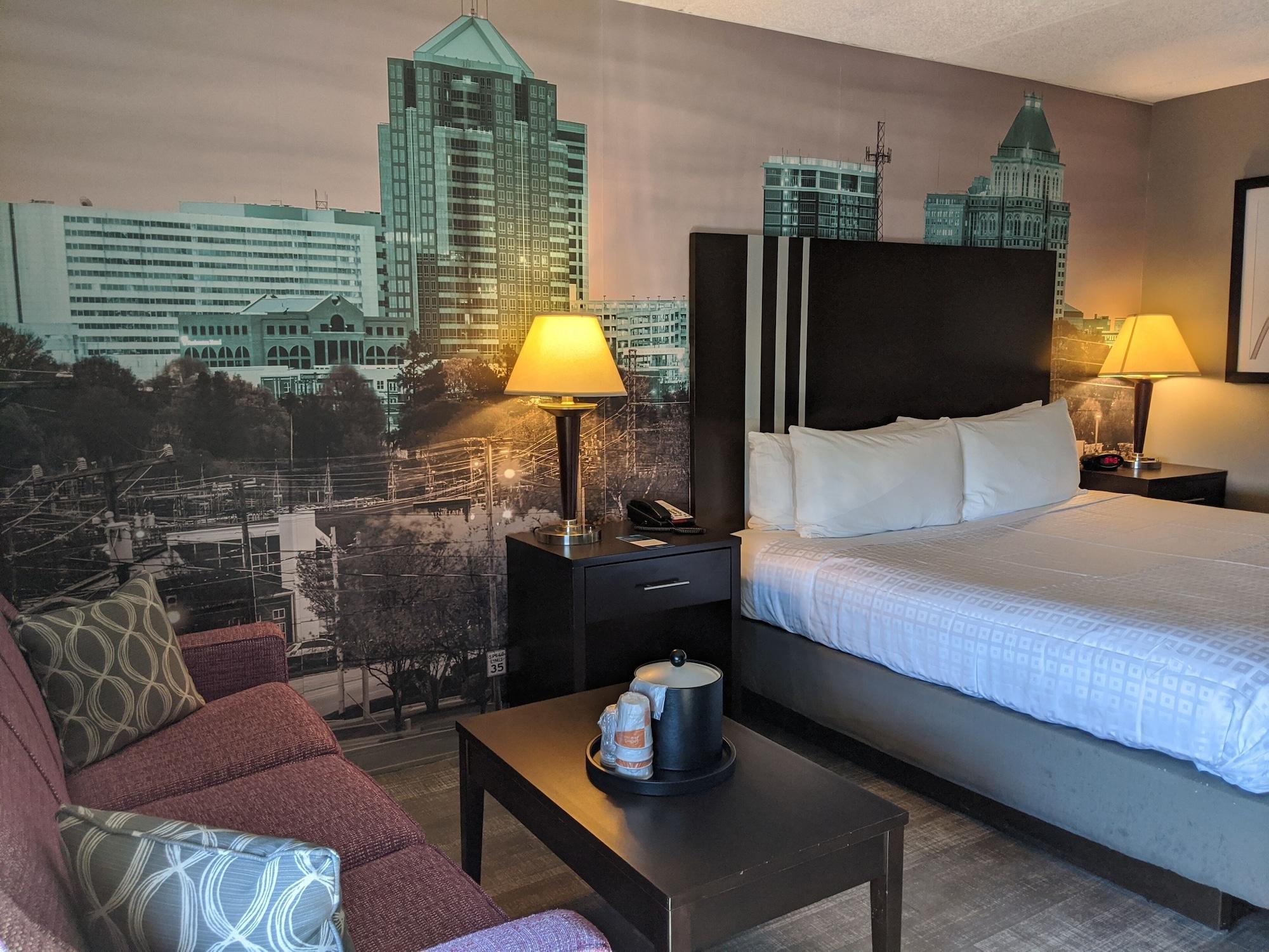 Hotel Clarion Pointe Airport Greensboro