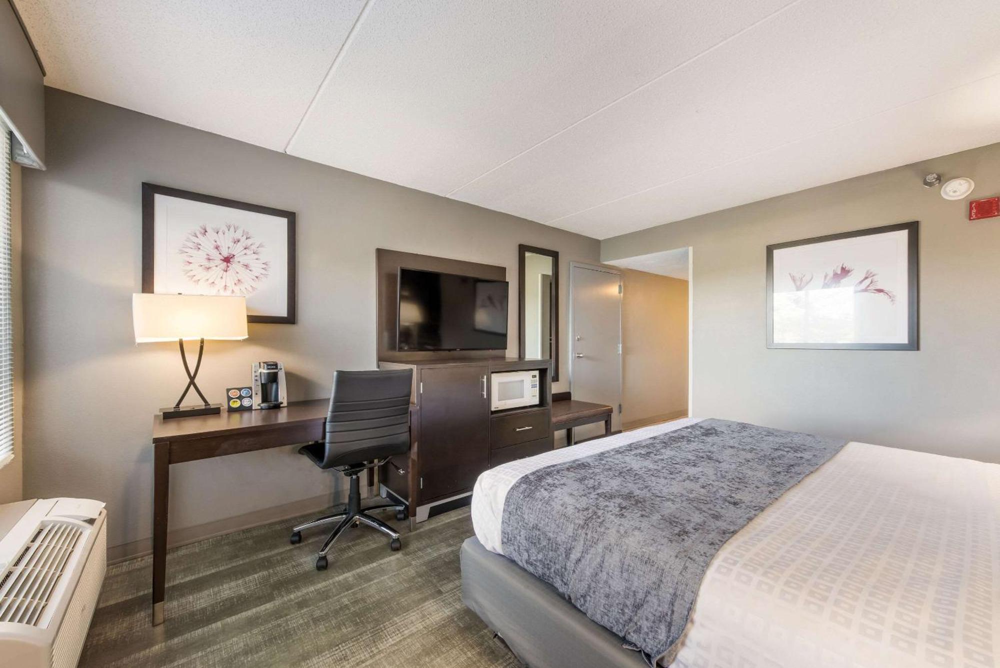 Hotel Clarion Pointe Airport Greensboro