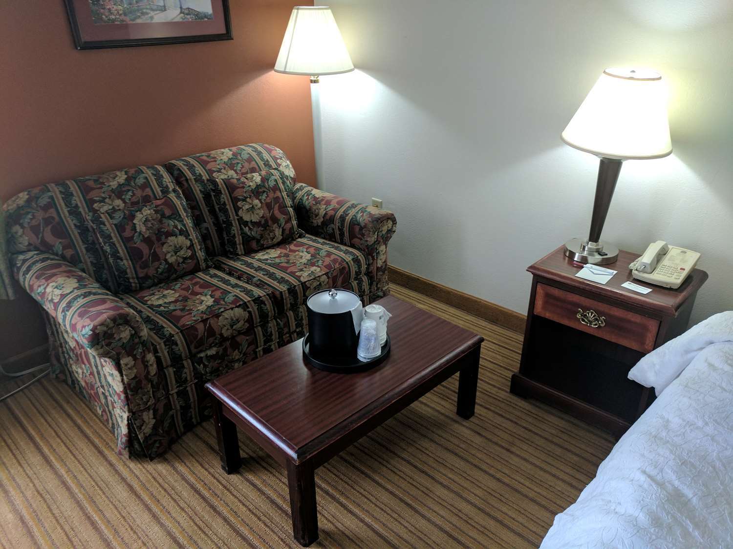 Clarion Pointe Airport Hotel 2*