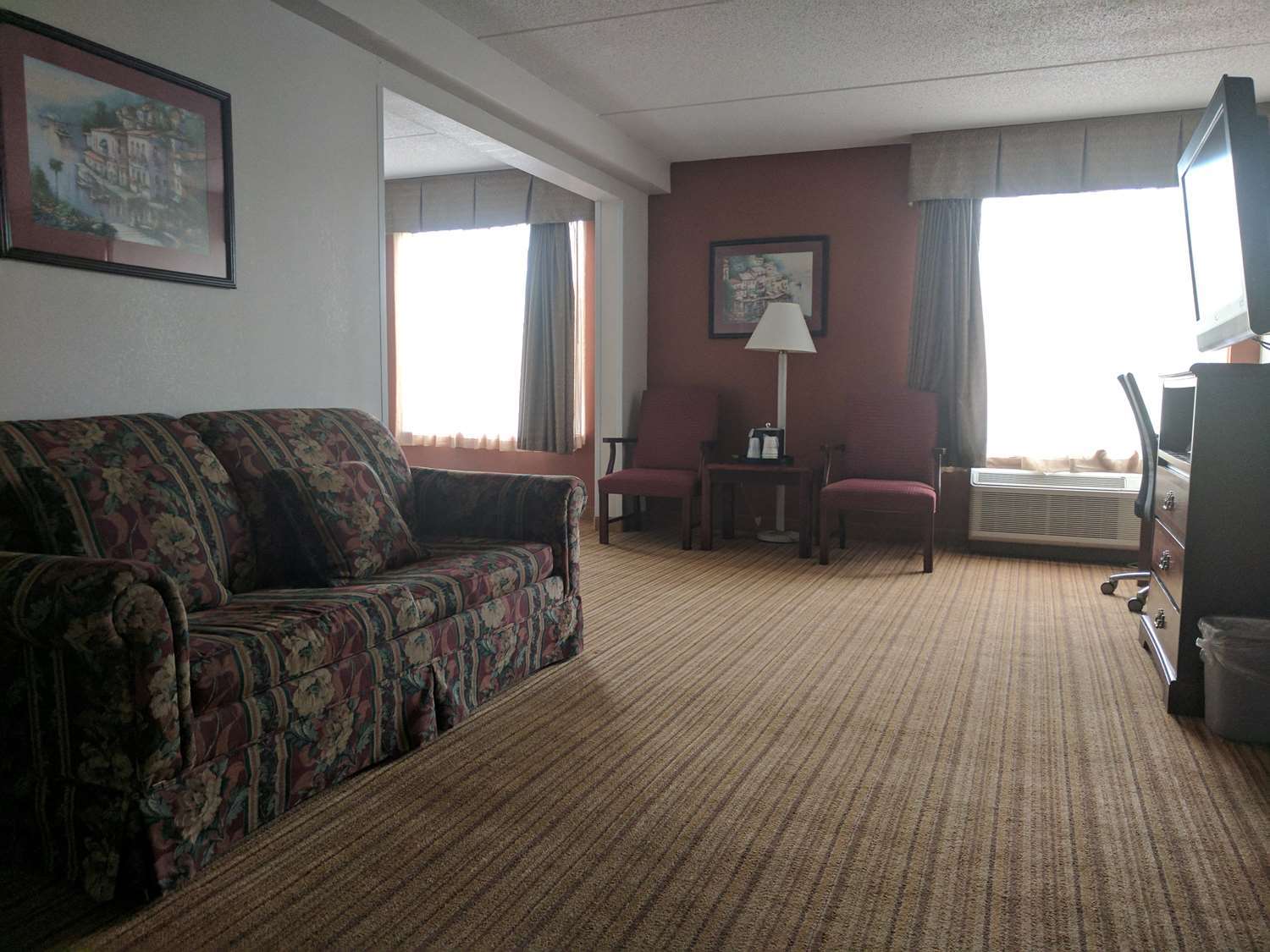 Clarion Pointe Airport Hotel Greensboro